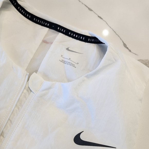 Nike Storm-FIT ADV Run Division 2 in 1 Vest Jacket Light Windbreaker - Picture 12 of 16